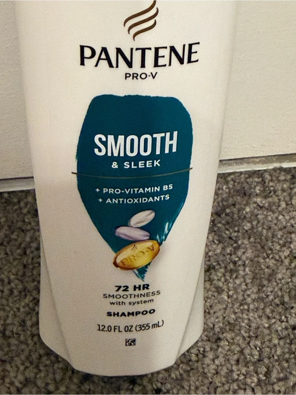Pantene Smooth & Sleek Shampoo - White Bottle with Teal Label
